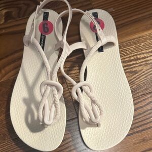 Ipanema Light Beige Sandals